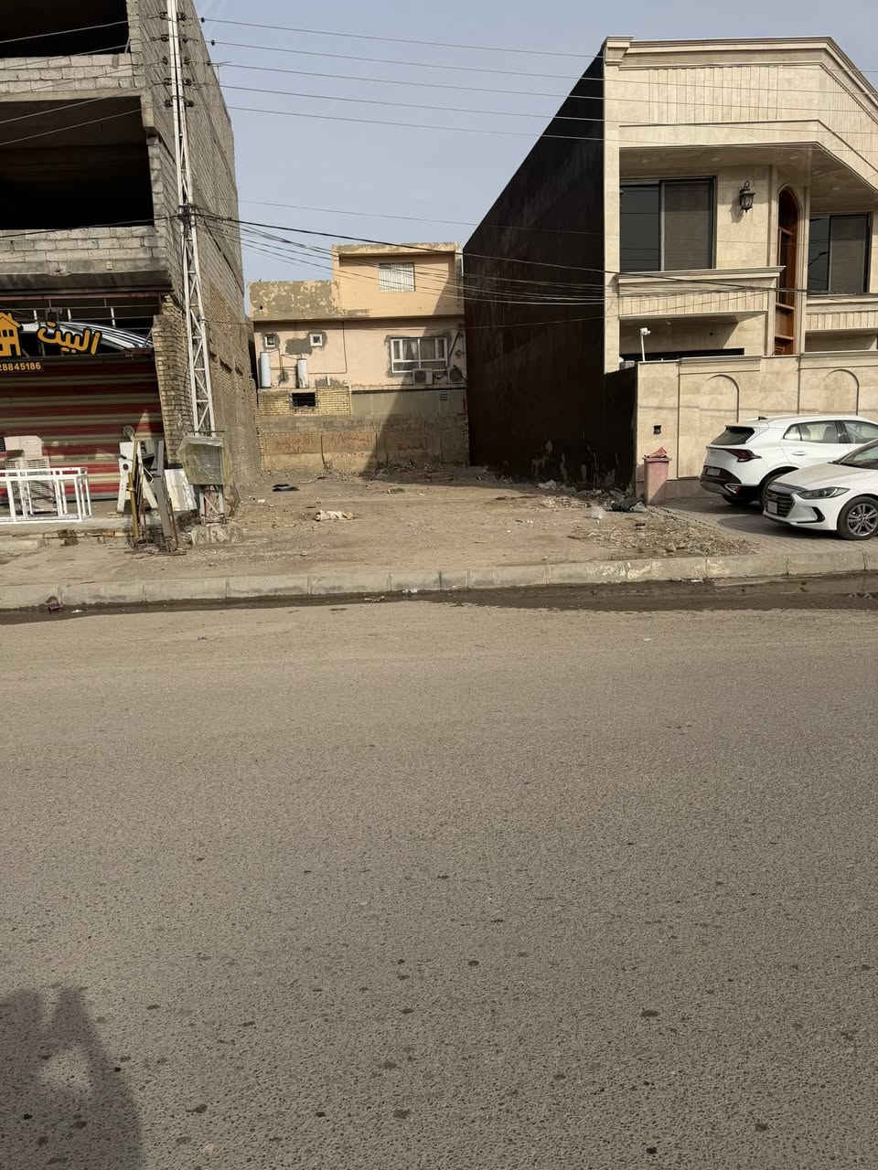 قطعة ارض تجارية للبيع
الموقع التحرير الشارع العام مجاور مطعم بيتزاهات بصف عمارة عبد تايه 
المساحة ١٨٠ متر
الوجه ٩ متر النزال ٢٠ متر 
***********
