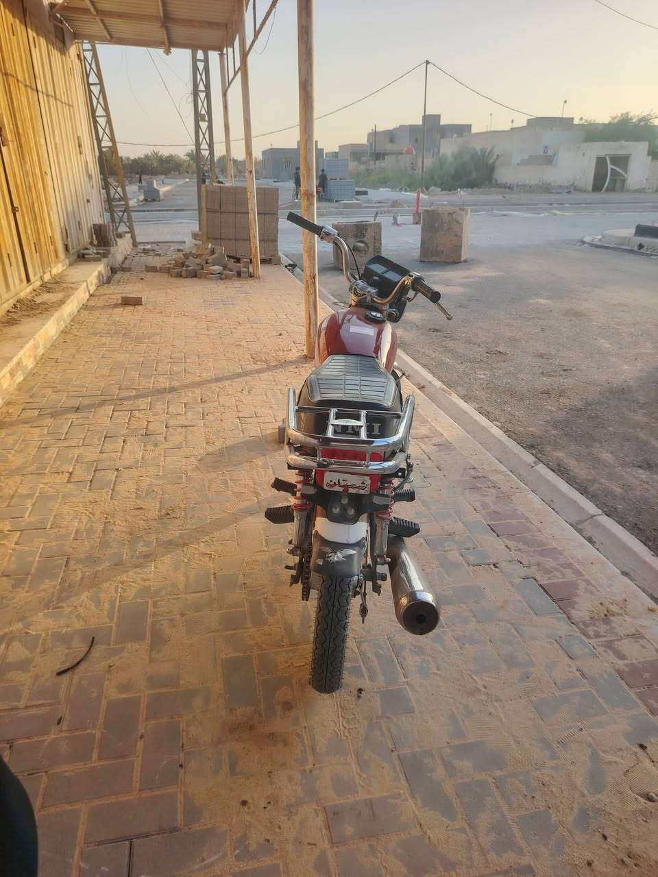 دراجه نامه للبيع موديل 24 كلك دراجه محرك شرط مامفتوح دراجه اكفلك وسويلك مكاتبه من سرقه ومن كلشي للعلم دراجه لا مغسوله ولا شي انضف من صوره هاذه رقمي متواجد وتساب ***********
