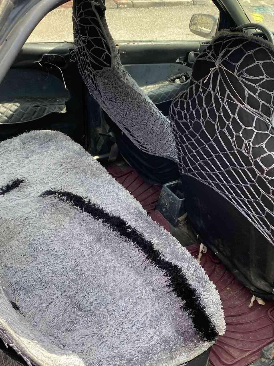 کیا سیڤیا مۆدێل ١٩٩٣
ئاڕمی پلاستیلی سلێمانی
مەکینە ٨ بەخ کاسکێستی سوتاوە من ئاوا ئەیفرۆشم
***********
***********
١٠ گەڵا قفلو کۆتای
سەیارەکە زۆر مەزبوتو ڕێکو پێکە هەمو گیانی ئیشەکا
سەیارەکە مەزبوت ئیش ئەکا 
بە تەرای ئەیفرۆشم
ئاڕمو ئەوەلیاتو موسو بڕاوەی بەشەرت
