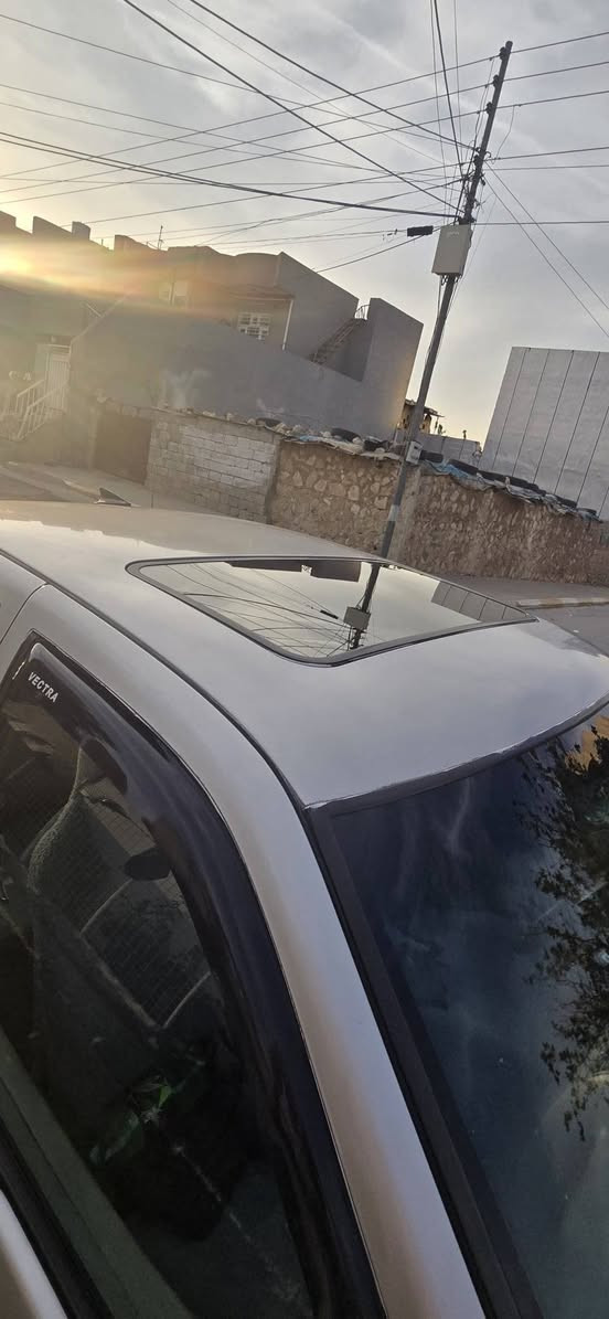 سڵاو تان لێبێت ئەم ئۆپڵە بەردەستە نمونە لەجوانی  ئاڕم پلاستیک سلێمانیە ئەوەلیاتی هەیە  مۆدیلی 1992کراوە بە95 کامل بۆیاغە لەسەر ساغی موسو بڕاوە بەشەرت  ئەی بیئێسە
مەکینەی 18ی مەرغوب  بەنزین زۆر کەم ئەخوات  چوار تایەی لۆکی لەسەرە ویلەکانی تازەیە  سڵایدە  سوکان پاوهە تا بڵێی جوانە سەیارەکە لەبەرەو ڕوو زۆر جوانترە گێڕو مەکینەی بەشەرت کامل گێچەکانی ئیش ئەکات سعری 35گەڵاو مەعمەله شوێن تەکیە ***********
