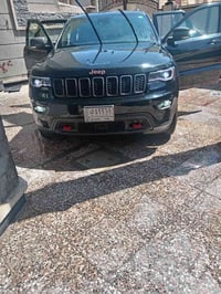 جيب كراند شيروكي اعلى فئه ترايل هوك  وارد امريكي موديل 2021 ماشيه 23 ا...