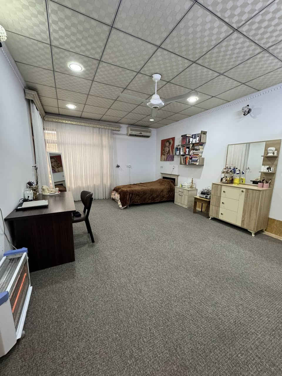 منزل علی شارع 15متر للبيع في حي  #هفالان  ‏(مركز المدينة  اربيل) 
 خانوو لە شەقامی 15مەتری بۆ فرۆشتن لەگەرەکی  #هەڤاڵان   
مساحة:- 200متر
  يتكون من :-
أستقبال 
 مطبخ 
هول
 صحيات 
5 غرف نوم
البيت #طابو يسجل بأسم اي شخص يحمل الجنسية العراقية 
‏📍موقع البيت:-هفالان قريب عل سايدين منارة 
  —————————————
‏ للاستفسار 
كورك ***********📞
اسيا ***********📞
—————————————
📍موقع عقارات جميل:- اربيل هفالان خلف مطعم باب الحارة 
 https://maps.google.com/?q=36.194012,44.049461
—————————————
