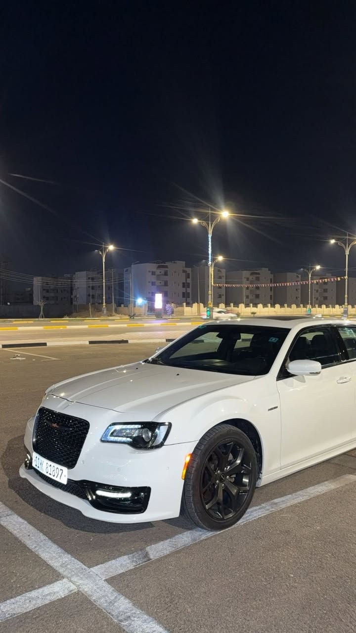 (S/ Hemi ) كرايسلر
الموديل: [2021 ]

المحرك: [ V8 / 5.7 ]

الكير: [ آوتوماتيك ]

الممشى: [57 الف ميل ]

اللون : [ أبيض - صدفي ]

الحالة: [ السيارة وارد أمريكا ضررها جاملغ عكس السائق ، بدون أيرباك ]

[  السعر  خاص 

[ المواصفات ]

- السيارة فئة S يعني فوووول مواصفات 1/1

[ الاضافاات ]

-السيارة Stock بوضع الشركة ما عليها اي اضافة

الموقع: [ كربلاء المقدسة ] P
ا
للتواصل واتس اب او اتصال : [ *********** ] 
السعر ٣٢٢
