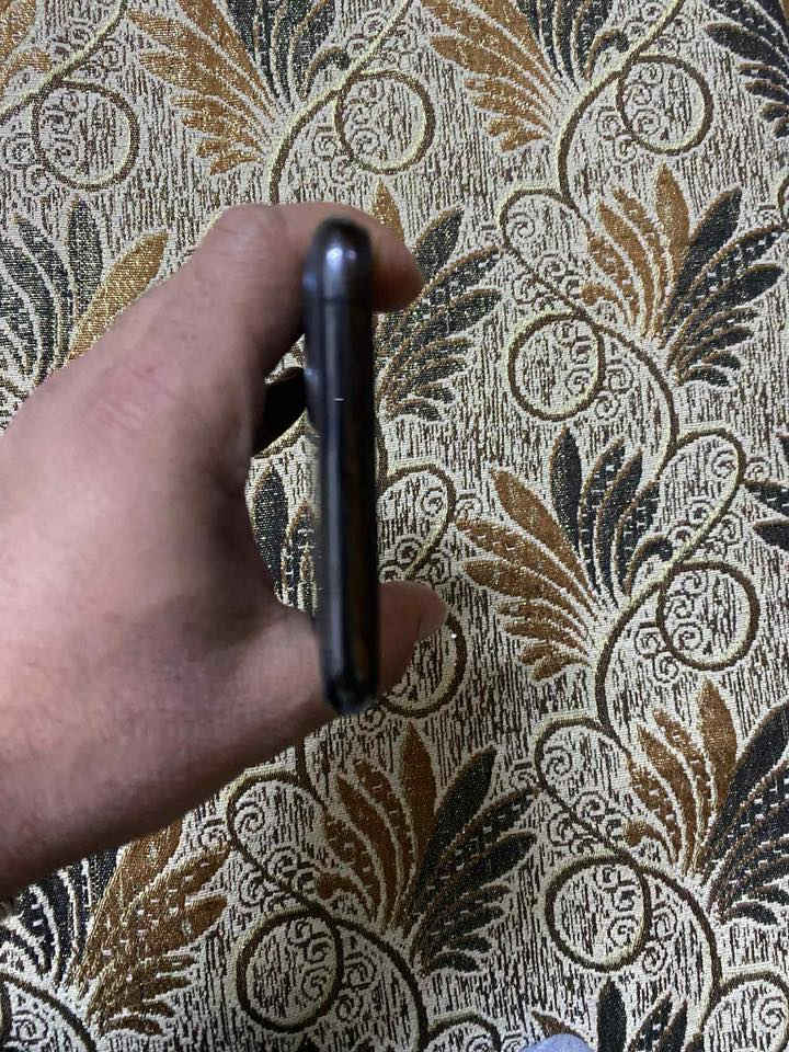 ايفون 11 برو ماكس للبيع
ذاكرة. 256.  تك سيم SIM
+شريحه كترونيه 

بطارية 100 مستبدلة 

نموذج M  نظافة الجهاز 99%

فيس ايدي واكف 

سعرو. 300. الف بي مجال حك جيتك 

تواصل خاص أو اتصال ***********
