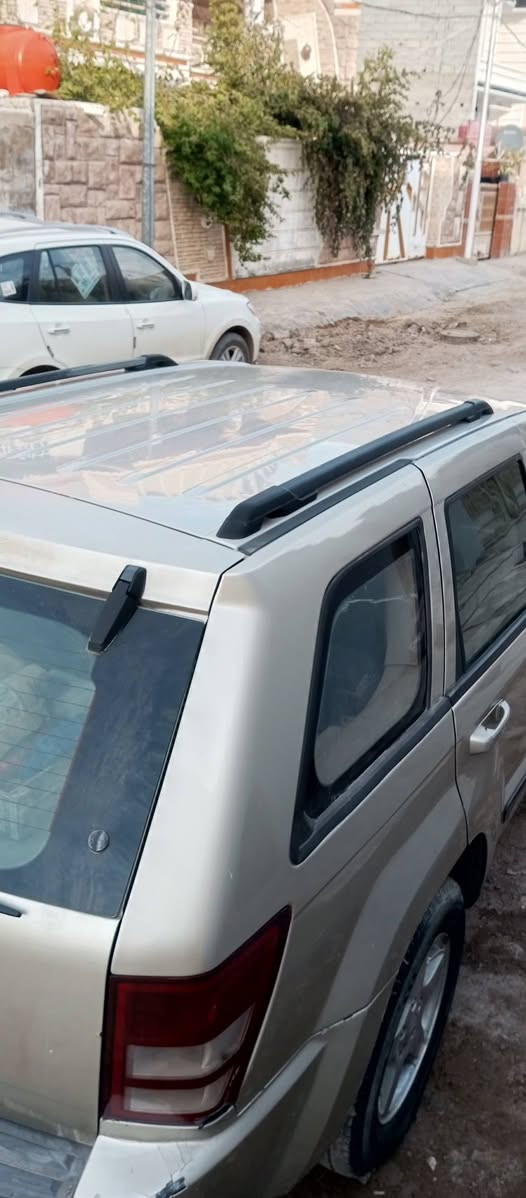 السلام عليكم
جيب 2007 كير ومحرك خير من الله كشن كهربائي 
شاشه وكامره كهربائيات كله جاهزه السعر 73 مكان السياره بعقوبه ***********
