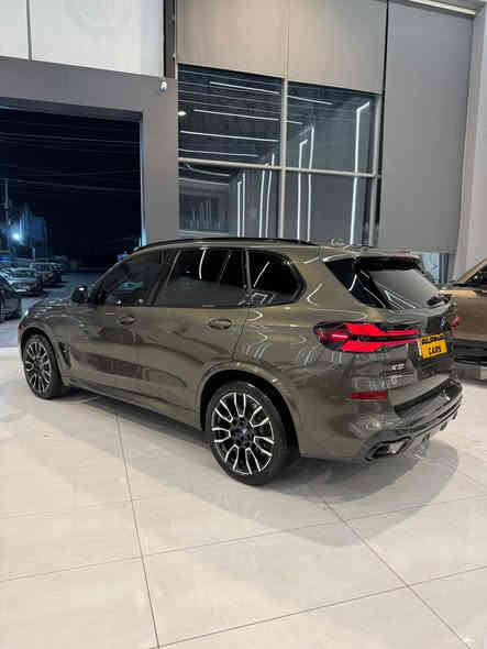 BMW X5 xDrive 50e 
M SPORT PACKAGE

شكل جديد🔥🔥

موديل:2024  
B58 TU2 3.0 16 turbo
سلندر:6 سلندر
 ماشي:25 الف مايل
شريكه:وارد اميركي كلين تايتل

 مواصفات:
الكاميرا الخلفية - سقف بانورامي - صندوق كهربائي - التحكم على المنحدرات - كاميرا 360 - تدفئة المقاعد - تبريد المقاعد - فتحة
السقف - بصمة - شاشة - مراقبة النقطة العمياء - التحكم التلقائي في درجة الحرارة - نظام بدء التشغيل - نظام فرملة الطوارئ - 8 وسادة
هوائية - المصابيح الأمامية ليد - مصابيح الليزر الأمامية - عرض المعلومات على الزجاج الامامي - تدفئة مقود القيادة - لوحة قيادة رقمية
- إنارة محيطية - أبل كاربلاي - مقاعد تدليك - xDrive

***********
***********
