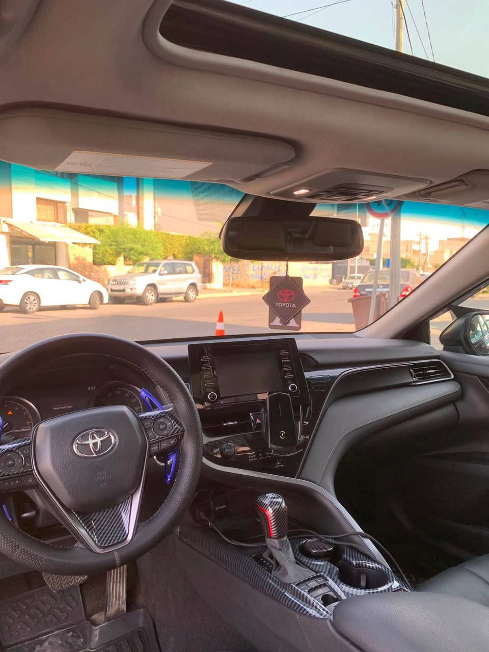 Toyota camry    #270 
model 2022 , awd 

مواسفات se دەبل ئەکسل 
سلایت و کوشن هیتەر 
مەکینە / V4.2.5 awd 
ڕۆیشتن / ٣٦ هەزار میل 
ڕەقەم و سەنەوی نوێیە 
چاملغ پێش و چاملغی پشت 
لای سەکن سبوغە 
دەرگایەک بیلاد گۆڕاوە
دوو جێ تەعدیل 
کەمەک ناو دەرگا هەیتی 
ئێڕباگ تەنها شان 

نرخ / ١٨٢ $

Toyota camry 2022 awd 
مواسفات se دبل اكسل 
كشنات جلد و هيتر و سقف سلايد 
مكينة ٢.٥ ما مفتوح  بشرت 
ماشي ٣٦ الف ميل 
رقم سنوي جديدة 
جاملغ امامي و جاملغ خلفي  مسبوغ 
مبدل باب بلادي 
مكانين تعديل بلرد 
شوية دواخل باب بي 
ارباك تكمة طاك ستيرن و دشبول سليم 

*********** أربيل, العراق
