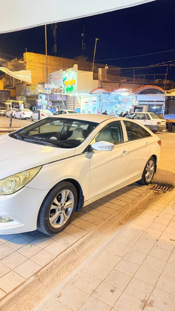 سوناتا 2011 سياره بيها باب مبدل نفس اللون بلادي
سياره كاعده كلش حلوا بل واقع احلى من صور مكانه نجف
*********** النجف, العراق
