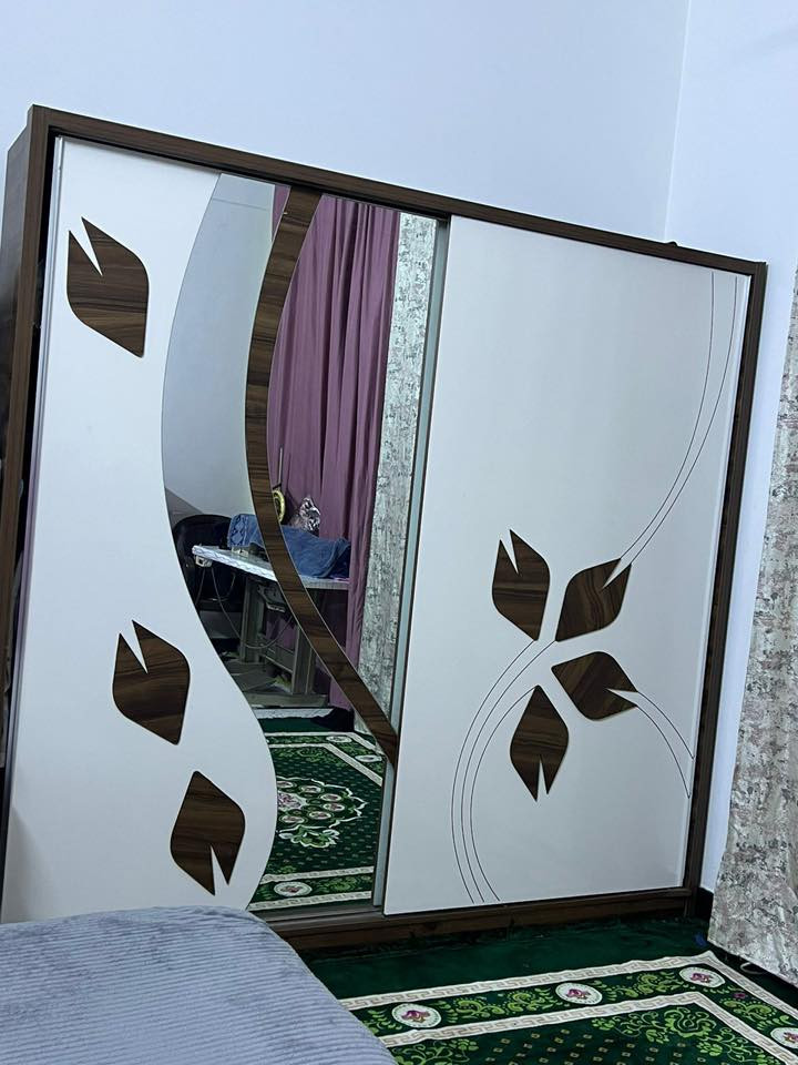 غرفة تركيا 5 قطع
نضيفه ومرتبه استعماال قليل 
للاستفساار
***********
