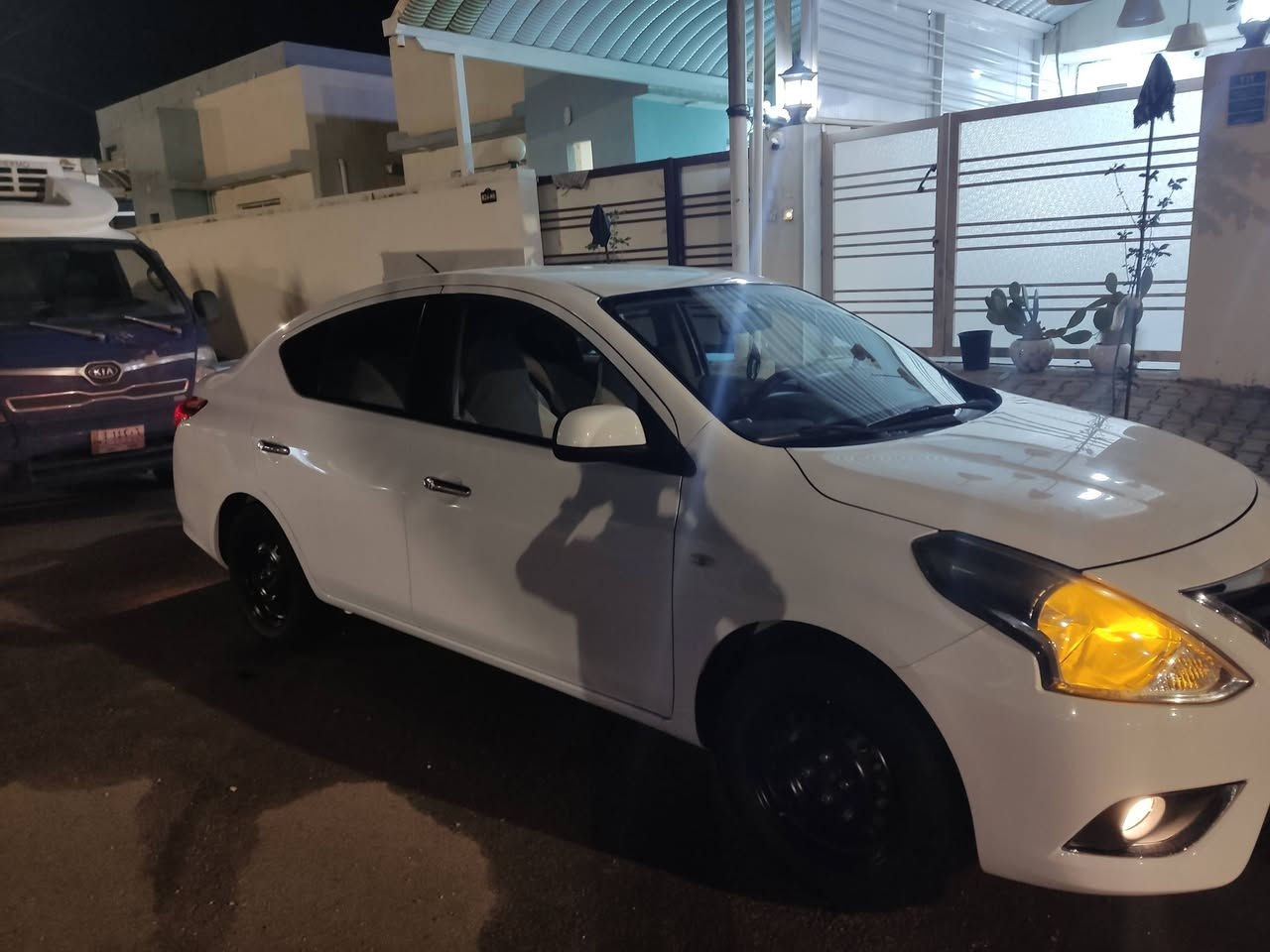 السلام عليكم نيسان صني موديل 20  سياره متروكه قبل ماشيه 36 سياره وضع شركه من كلشي  سبير ما نازل وضع شركه  سياره بسم ولد مو شركه  تفاصيل سياره معروفه رقم دوله جديد اربيل يدات نيكل سبايدر تخم تايرات  كشنات لحد الان عليهن غلاف شركه سياره جديده معنه كلمه تجي او تشوف  مكاني نجف  سعر 115وبيها مجال  ***********
