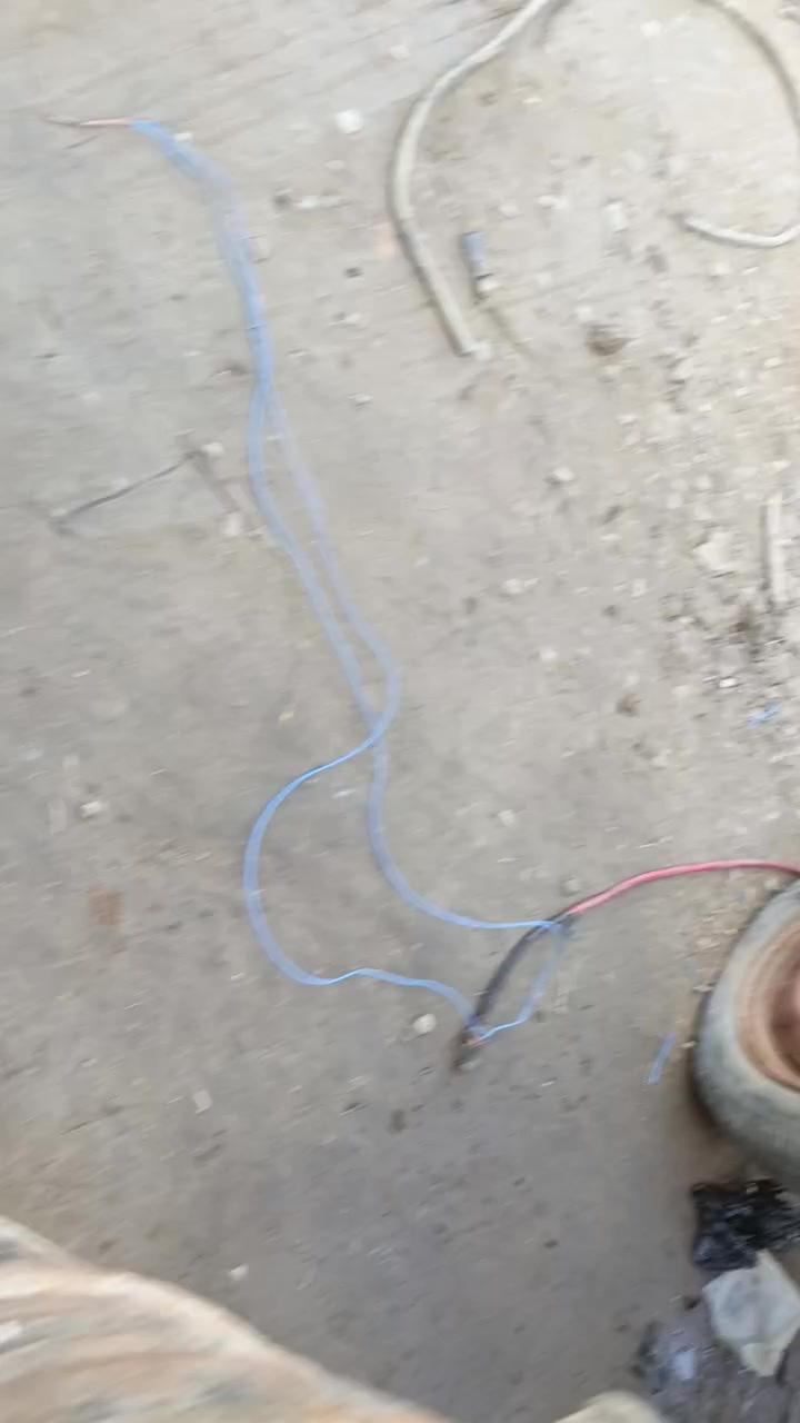 سلام عليكم مولده لبيع ازوزه يابني 4بستم التوليد24كيفي صنگل المولده حاويه مشتغله شهر فقط ***********
