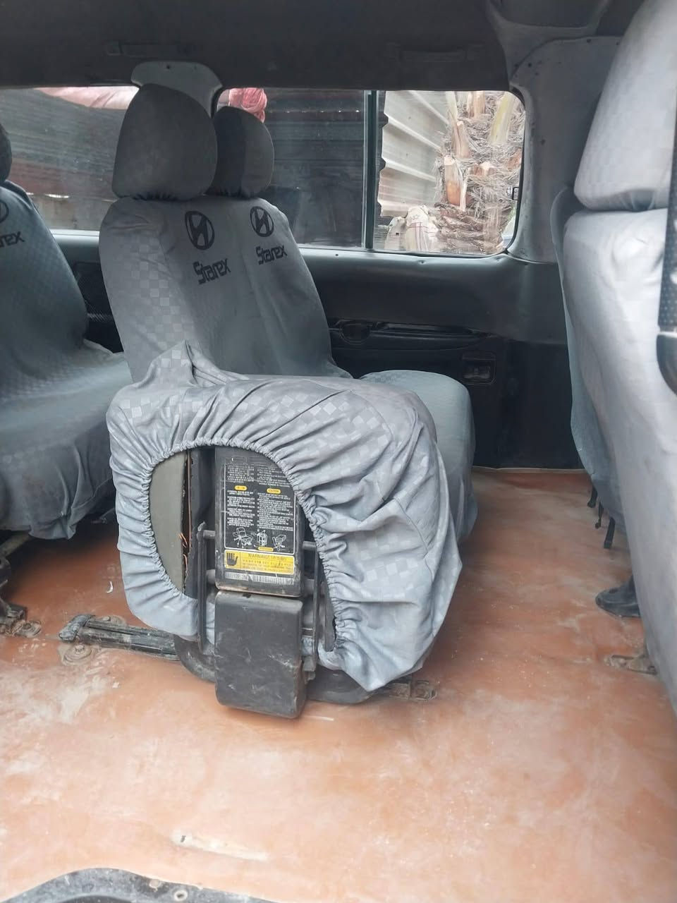 ستاركس ٢٠٠٦ كير عادي نضيفه السياره ما متعوبه مكلف بنشر سعرها ٧٥ ورقه  ***********
