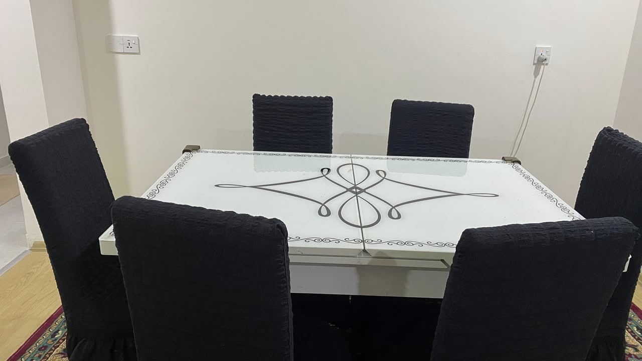 ميز طعام  ٦ كراسي
السعر ١٥٠ الف
يتكبر ويتصغر
اربيل
للتواصل ***********
