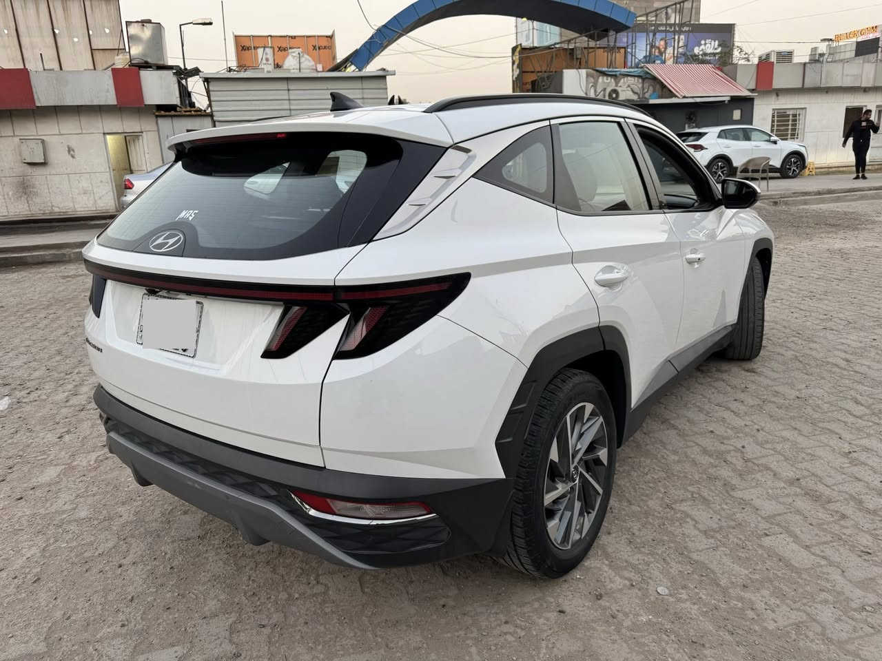 السلام عليكم
توسان ٢٠٢٣ خليجي 

بيها بلباب بارد 

ماشيه ٥٥ الف 

مواصفات 

بصمه 

شاشه 

تحكمات 

مري شفط 

كشنات كهرباء مخمل 

السعر ١٩٨ 

العنوان زيونه 

***********
