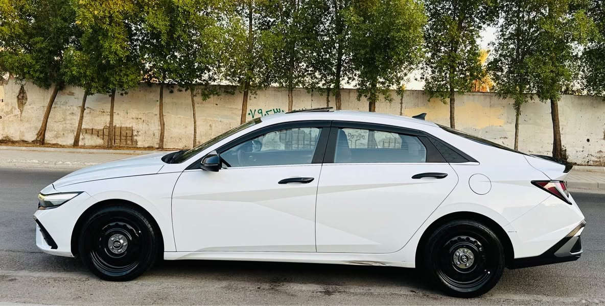 السلام عليكم 
النترا موديل  2023
السعر 130 وبيها مجال
رقم اربيل بأسمي
مكفوله من الصبغ  بيها بارد الباقي كفاله عامه  فول مواصفات مكاني بغداد العامريه شارع المنظمه
***********
*********** بغداد, العراق
