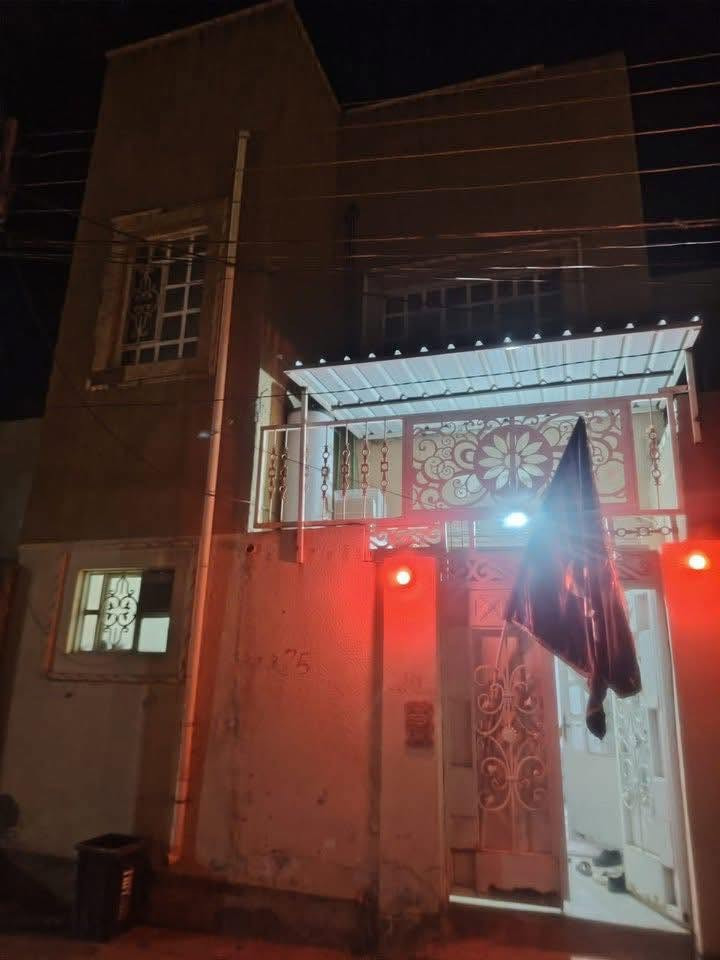 بيت للبيع مستعجل 

 النجف حي جمعيه خلف طارق ابو قيمه 
طابو ٥٦م 🏡
طابقين الاول صالة كبيرة ومطبخ  والثاني 
صالة وغرفه والثالث غرفه مخزن يرهم يصير غرفتين 💯
البناء جديد ومرتب ونظيف جدا مثل ماموضح بالصورة 
  واتساب 
☎️ ***********
💯
