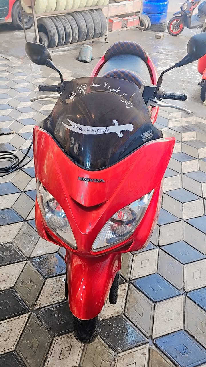 دراجه 0/8 /6 كير الدرجه جديد بيه طخات قيليل السعر مليون 700 وبيه مجال الشراي (***********)
