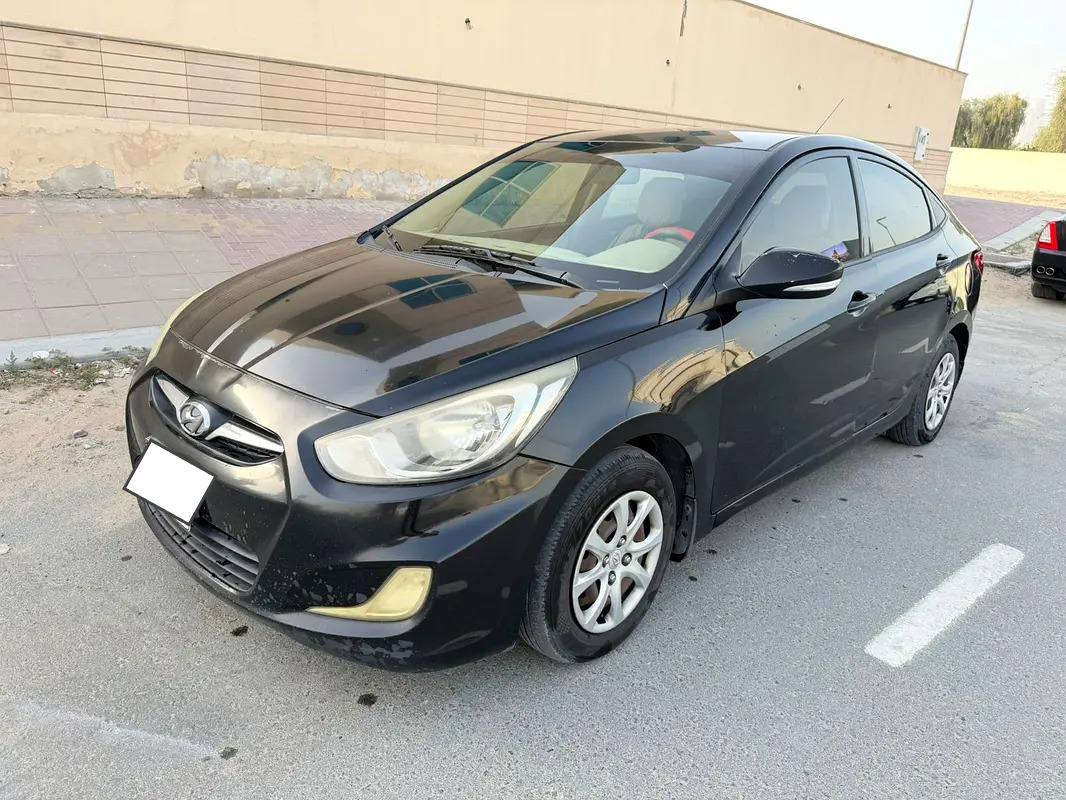 سلام عليكم
اكسنت للبيع وارد امريكي 
ضررها الجامرلغ الايسر الخلفي وراجع ع بارد 
محرك كير خير من الله مكفولات 
تدفئه تبريد 
ماناقصها شي كامله مكمله 
سيارة بسمي تحويل ثاني يوم 
السعر خابر وتدلل 
متواجد ع خط 
***********
