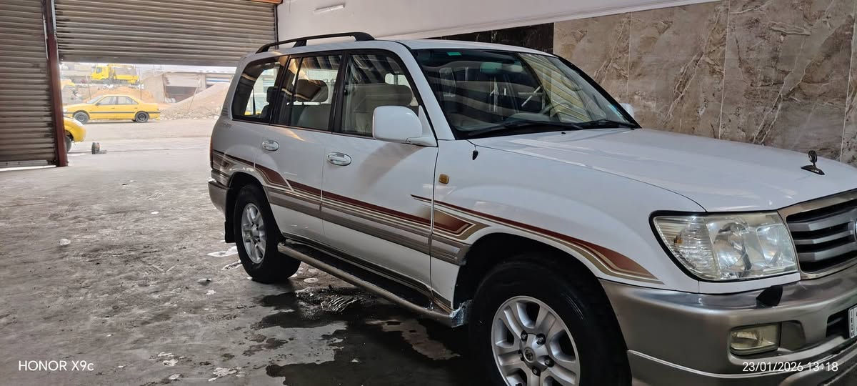*********** تویوتا مونيكا GXR مودیل 2003  فول موصفات سلايت دبل اكسل شاشه ايباد فول موصفات رقم سنوي جديد وبسمي  سياره جاهزه نضيفه كير محرك  ٧راكب ٦سلندر سعري 190 ورقه مكان بغداد الشعب
