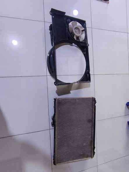 اربع بطاين راس الثور ب50
راديتر مع حاظنه ب75 وبيه مجال
فلانجات زوج امامي وزوج خلفي ب20
فان شرط شغال 
فجوج امامي وخلفي 
العنوان النجف 
***********
