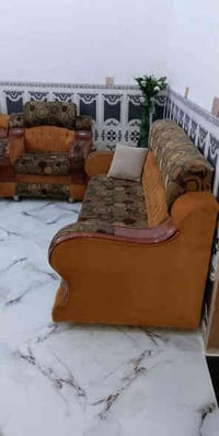 تخم عدد 2للبيع نضيفات متواجد واتساب او عل رقم 07830191178