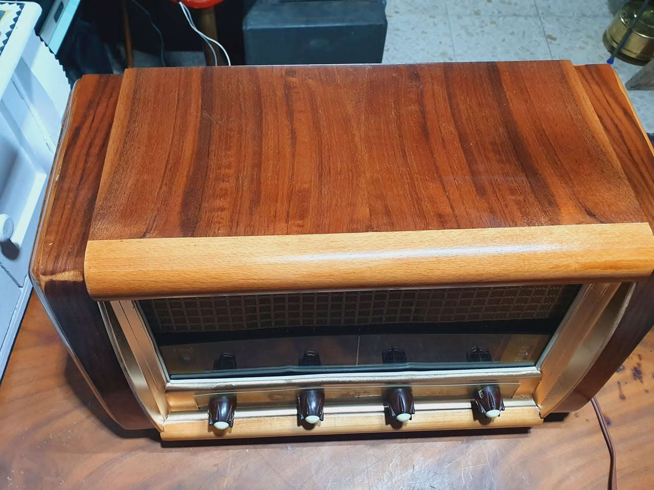 توب نظافه 
شغال ٤ موجات من غير ال fm
التواصل عبر الخاص والتوصيل متاح .


**إذا كنت صاحب هذا الإعلان وتريد حذفه لأي سبب، رجاءا أرسل رسالة إلى الدعم الفني**