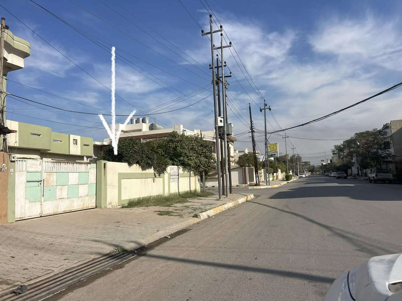 (( بسم الله الرحمن الرحيم ))

        *️⃣ بيت طابقين ركن قديم للبيع *️⃣

المساحة  :  375 م  ركن 

الواجهة  : 25  *  15  م 

الموقع. : واسطي خلف المعوقين 

جنس العقار  :  طابو صرف 

السعر يرجى مراسلة الصفحة او الاتصال على ارقام المكتب 

***********  📞

***********  📞

البيت الجديد  للاستثمار العقاري والمقاولات العامة
