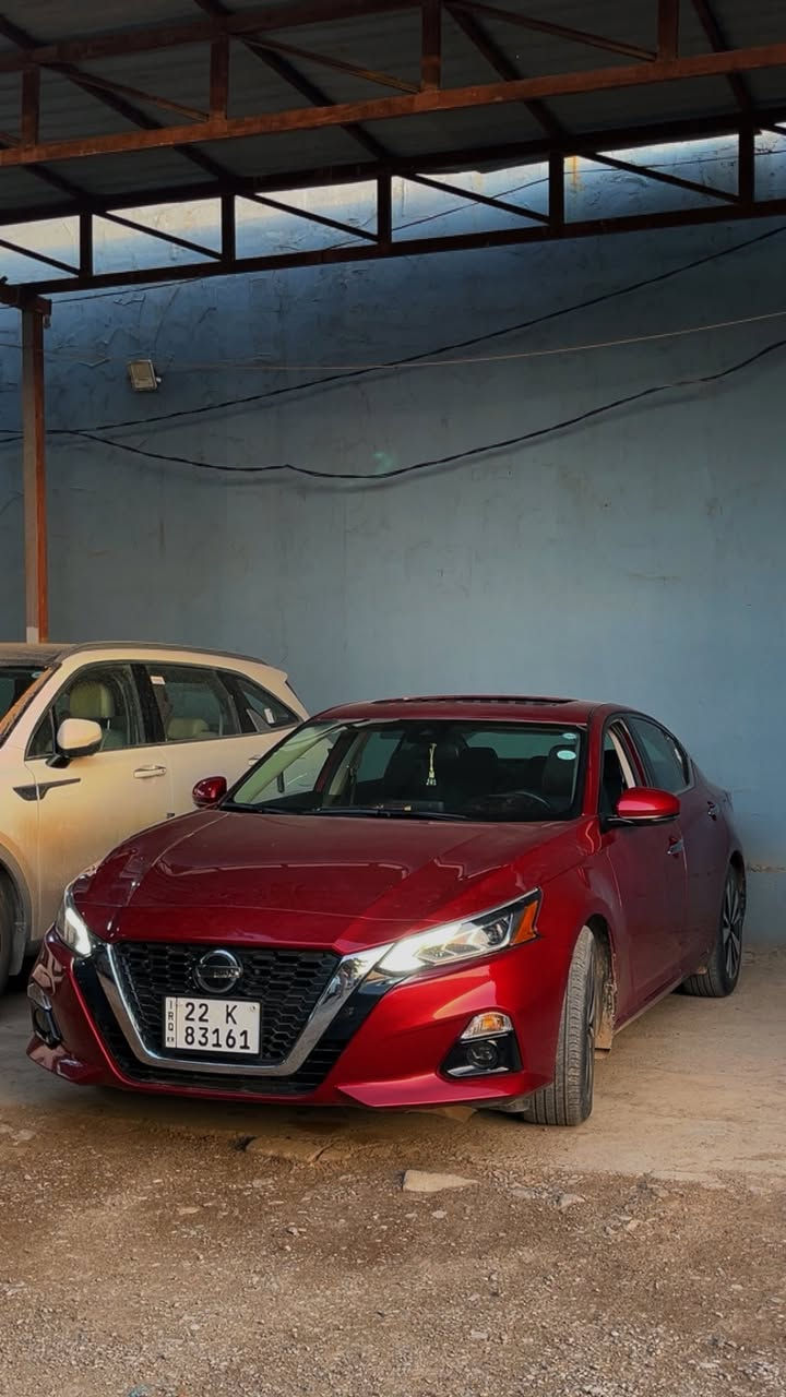 السلام عليكم
نيسان التيما        NISSAN ALTIMA  موديل 2022

موصفات   SL 
حساسات خلفيه 
شاشه وكامره خلفيه 
رادار امامي 
رادار جانبي
قياده ذاتيه
هناد بريك بصمه
اوتو هولد 
تشغيل عن بعد
دخول ذكي
صندوق بصمه
تحكمات ستيرن
مثبت سرعه 
تنبيه خروج عن المسار ⚠️
مقاعد جلد
كرسي السائق كهرباء ⚡️ 
ويل كب
لايت عدسه ز
بلاجوكترات
محرك 2.5
شاشه تدعم ابل كار بلي واندرويد اوتو 
تبريد قطعتين
تبريد شاشه منفصل عن الراكب 
ممشا السياره 4100الف 
كير محرك كله بلادي
رقم اربيل باسمي السياره
سعر السياره 178وبيه مجال

الاستفسار عل رقم ***********
