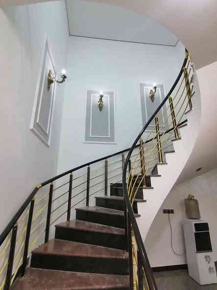 صباغ وديكورات منزلي داخلي وخارجي وعمل كافه الاصباغ 

 اصباغ بلاستيكي+طلس معجون وستن+سحبات فوم داخلي

ترميم البيوت القديمه + معالجه الرطوبه + سنفره جدران 

ديكور بديل الرخام والخشب والشيبورد +عمل ورق جدران 

شبابيك تنظيف وصبغ+ شغل درجه اولى+ ***********
