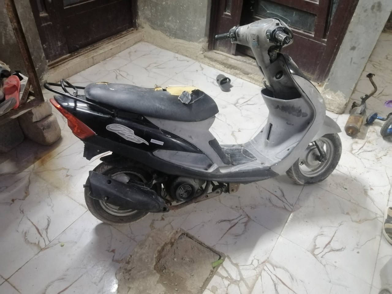 سلام عليكم ماكس منغولي الدراجه متروكه لان اشتغل وهامله بوشه ٥٥ الدراجه سعره ٣٥٠ وبيه مجال المكان نجف حي ميسان


**إذا كنت صاحب هذا الإعلان وتريد حذفه لأي سبب، رجاءا أرسل رسالة إلى الدعم الفني**