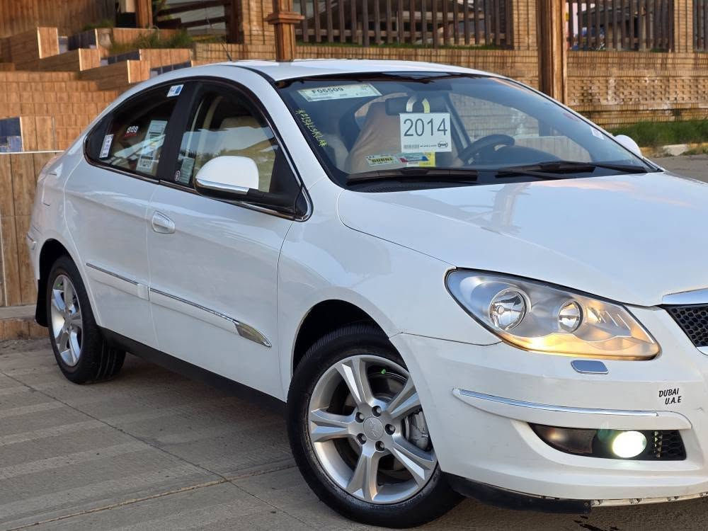 سلام عليكم من رخصة الأدمن المحترم عندي شيري A3موديل 2013لون ابيض ثلجي رقم دهوك باسمي شرط تحويل وكالة.تدلل سنوية جديد لغاية 2031.هزة وفحص كلة جديد.كير اوتماتيك محرك حجم 18.بيلادي شرط لاصرف ولابخار سيارة فول موصفات 1/1.سلايت كهربائي قفل مركزي كنترول مرايات كهربائي لايتات زينون اصلي تحديد سرعة.ABS داخل اصفر كشنات جلد حساس امامي وخلفي. تبريد شغال ثلج 🥶.تدفئة شغال.صدر امامي وخلفي كله جديد 4 إطارات وباتري كلة جديد.سيارة بيهة قطعتين صبغ فقط بدون دواخل.سيارة جديدة مابيهة دينار مصرف.السعر 60وبيهة مجال لل طيبين رجاء مو شراي اعبر منشور بكلمة حلوة ملاحظة بدون مراوسة بدون اقصاط.مكان سيارة كركوك.لل تفاصيل خابر الرقم *********** كركوك, العراق
