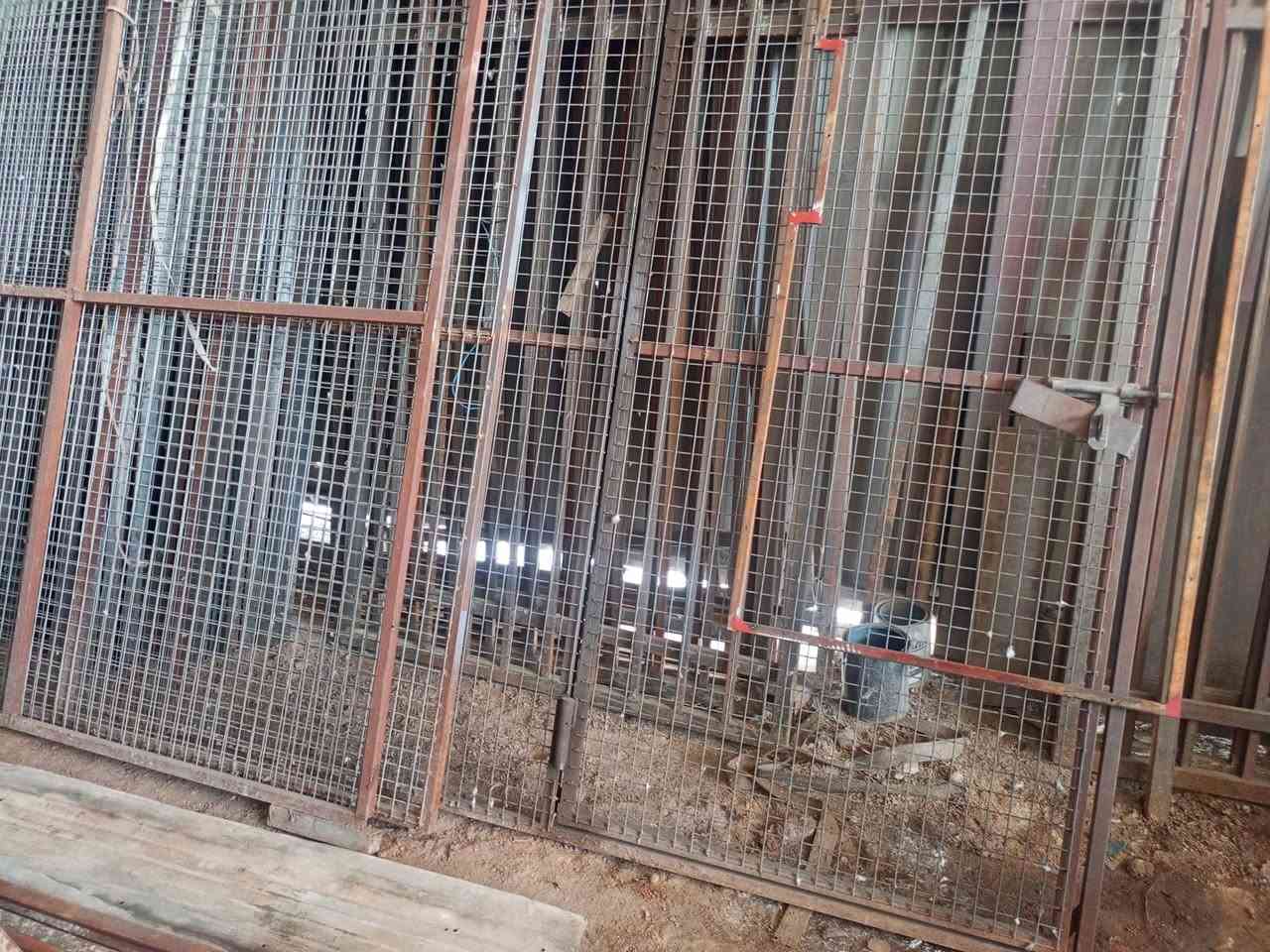 بابيه طوال ٤متر رتفاع مترين بيه بيبان ثنين
صفاحيات ثنين عرض مترين رتفاع مترين سيم ناعم


**إذا كنت صاحب هذا الإعلان وتريد حذفه لأي سبب، رجاءا أرسل رسالة إلى الدعم الفني**