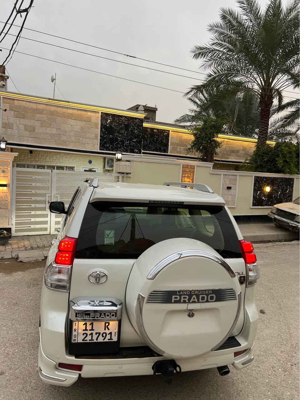 سلام وعليكم برادو 2013 كويتي سياره مكفوله من الصبغ جديده بمعنئ الكلمه جديده حيل رقم بغداد تحويل ثاني يوم سعر 300 وبيها مجال رقم الهاتف ***********  ￼ بعقوبة, ديالى
