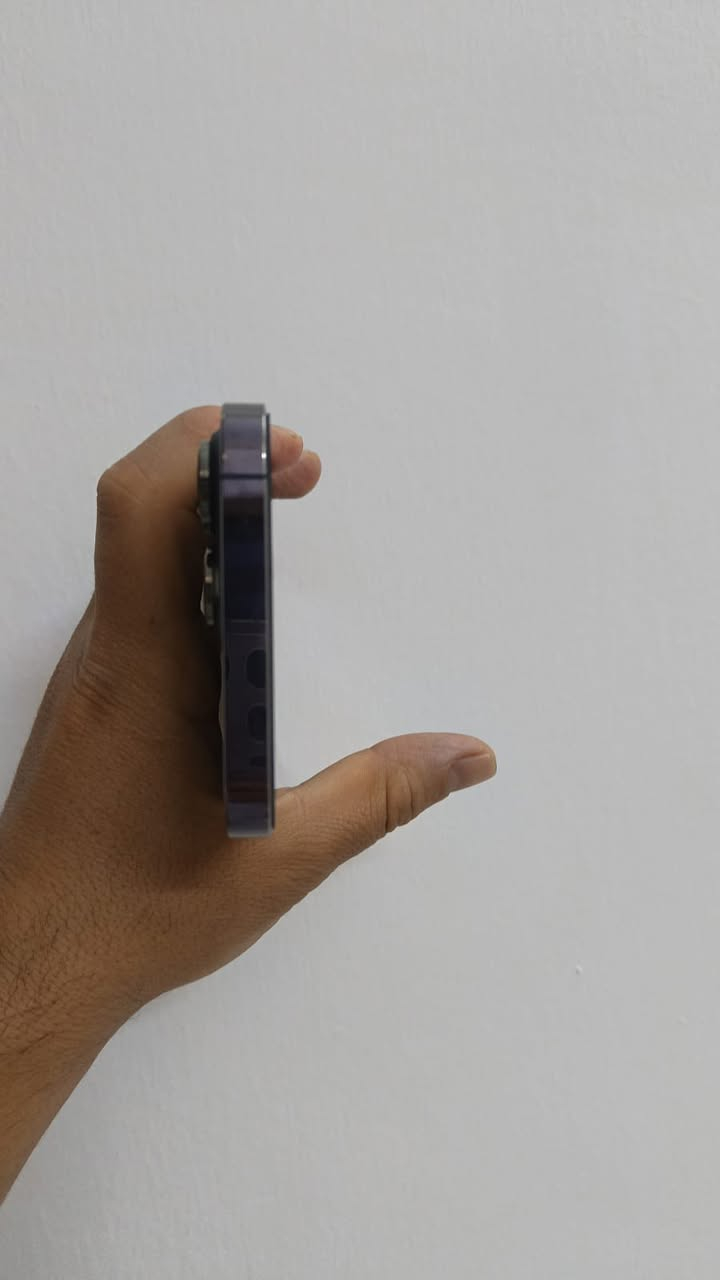 السلام عليكم IPhone 14pro Max
الذاكره 128
بطاريه 78
الجهاز على وضع الشركه 
برغي ممفتوح بي
تاخذه تفحصه وين ميعجبك 
بي ازكه ضد الكسر وبي كفر لظهر 
يجي وياه فقط شاحنه الأصلي
***********
