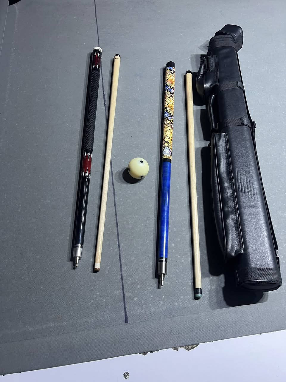 السلام عليكم 
كيوب فوري مستخدم قليل 
كيوب كسره وجامب 
صول+ جوك +جنطه 
كامله العده ابيع


**إذا كنت صاحب هذا الإعلان وتريد حذفه لأي سبب، رجاءا أرسل رسالة إلى الدعم الفني**