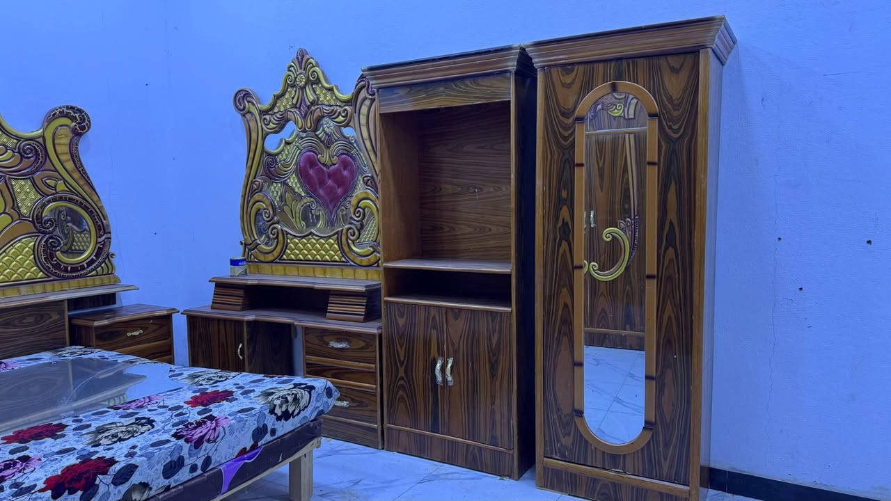 يوجد غرفه نوم صاج عراقي السعر ٦٢٥ للاستفسار الاتصال ***********
