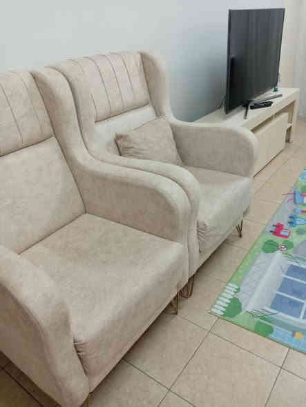 تخم 10 مقاعد نضيف ب280 مكان بسمايه. *********** واتساب
