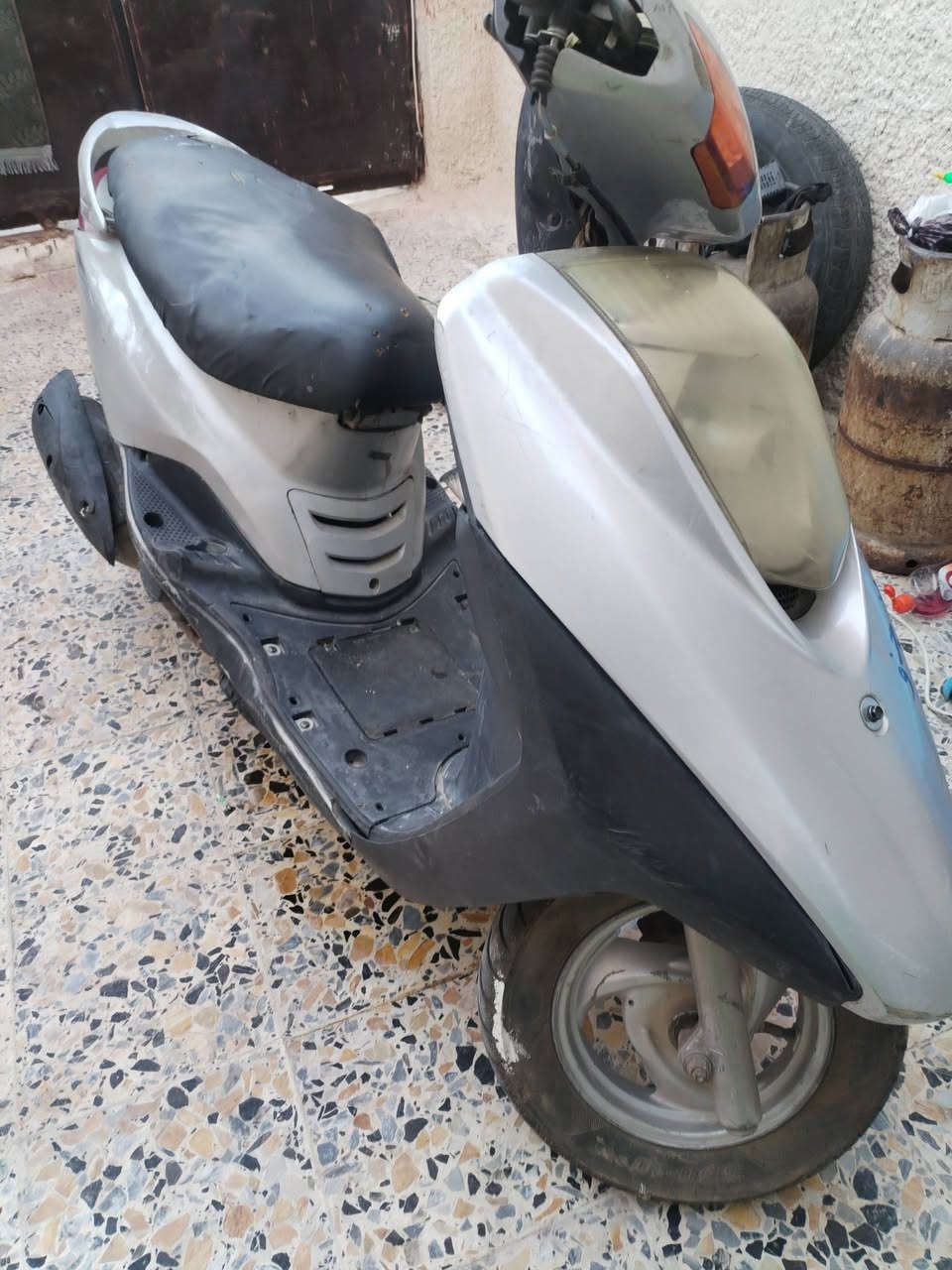 سلام عليكم دراجه لبيع نضيفه لي ريده خدمته سعر ٣٥٠


**إذا كنت صاحب هذا الإعلان وتريد حذفه لأي سبب، رجاءا أرسل رسالة إلى الدعم الفني**