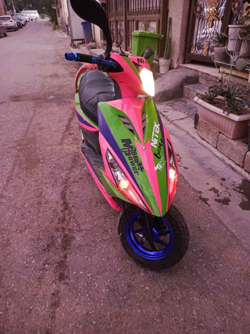 السلام عليكم شباب ماكس مضلع ياباني سرعه 120
دراجه خير من الله مكينه لك برغي ممفتوح بيها كله شغاله كدامكم شرط جيب فيتر وياك وتعال افحص مكاني بغداد الدوره *********** اتصال او وات ساب 
س ب ٦٠٠ الف مال بيع
