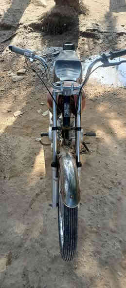 دراجه مديل 18 تعمير ايراني 23
اوراق وكيله العارضي .  رايده 500 
رجائن المايشتري لا يتعبني دراجه متروكه .
***********
