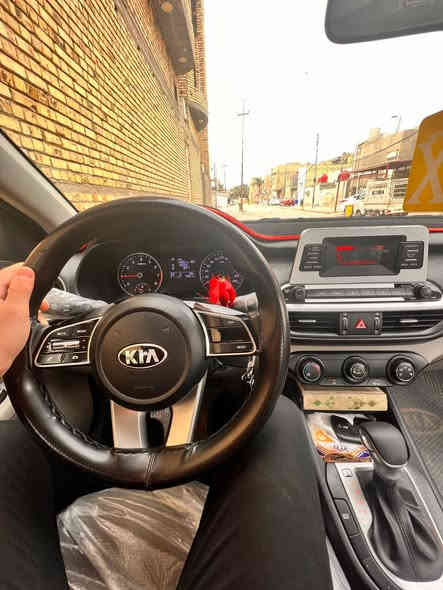 السلام عليكم 
سياره سيراتو وارد خليجي موديل 2021 نضافه فول سياره مكفوله عدا رصعه بالباب مال سائق موضح بالصوره
رقم بغداد حره سنويه بأسمي تحويل ثاني يوم
مواصفات فول فتحه سقف بانو راما 
تدفئه تبريد تحكم عدسه ألد عده درجات إلخ 
لون ابيض داخل بيجي نضافه تخبل 
بالعافيه على الي ياخذه 
للاستفسار اكثر 
الرقم:-***********
