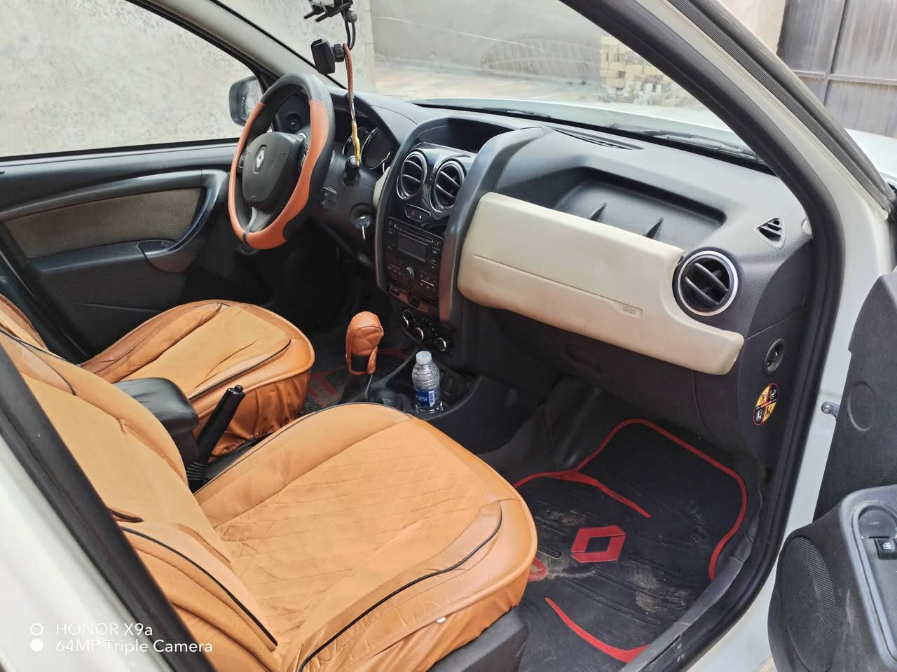 رينو داستر 2018 بابل لون ابيض مكينه وكير مكفولات السياره مكفوله من كلشي ماعدا الجاملغ الخلف العبري عليهه منظمومة غاز السياره مابيه اي نقص السعر ٩٠ مكانهه حله سياحي للاستفسار الاتصال على الرقم ***********
