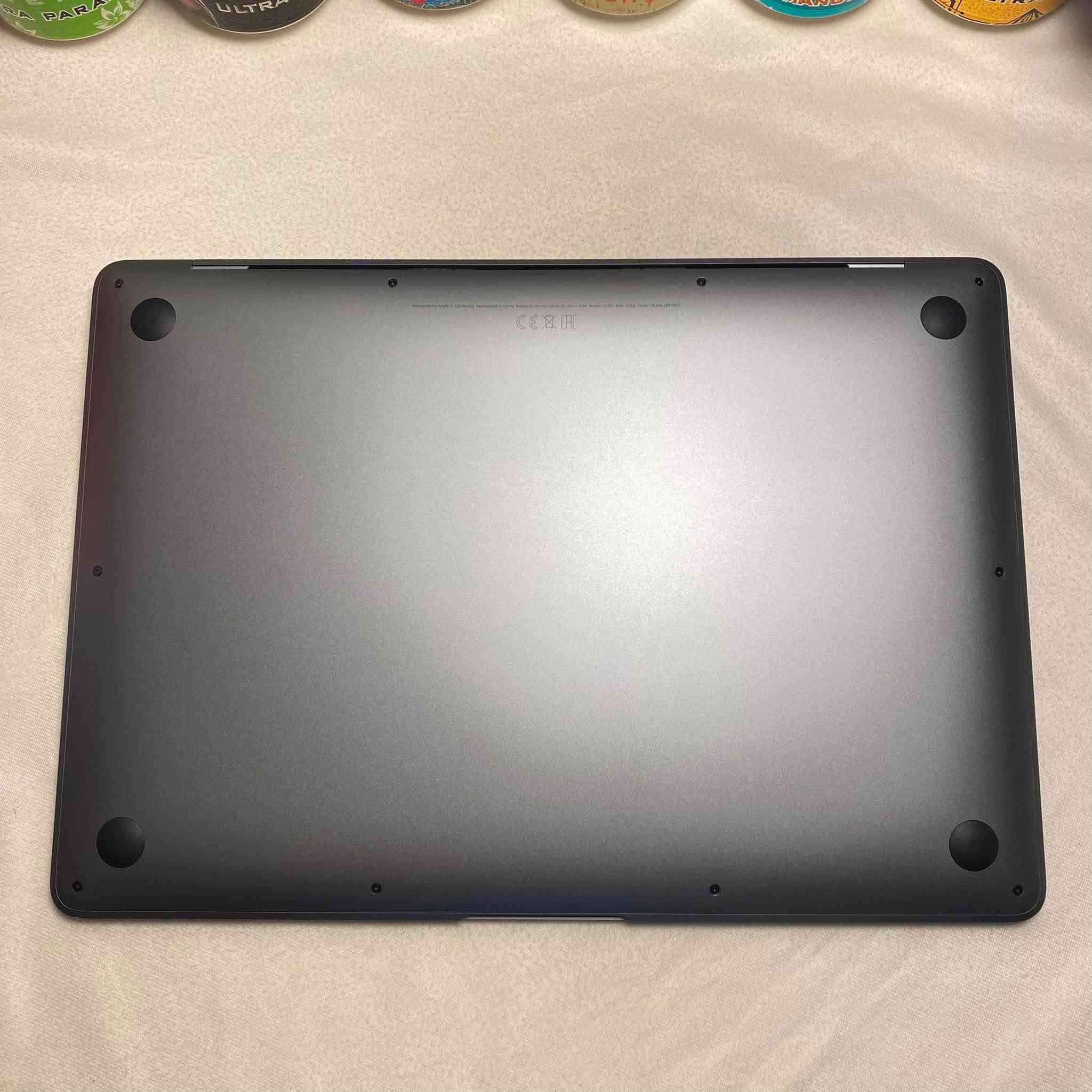 MacBook Air M1 13” للبيع
السلام عليكم،
ماك بوك اير M1، ذاكره ٢٥٦ كيكا رام ٨.

الجهاز اشتريته قبل اقل من سنتين(الوصل موجود) من وكاله ابل iCenter، الجهاز نضيف جداً استخدام قليل، بطارية ٩٧٪؜
فقط ضرر شكلي خفيف على الركن الايسر (موضح بالصور)

الجهاز كامل ومعتني بيه، الصندوق الاصلي والكتيبات، الشاحن الاصلي والكيبل الاصلي، وايضاً جنطه حمل

السعر ٦٥٠ الف، ومتوفر توصيل لكل العراق

الشراي يتفضل خاص وبالعافيه مقدماً 🌹


**إذا كنت صاحب هذا الإعلان وتريد حذفه لأي سبب، رجاءا أرسل رسالة إلى الدعم الفني**