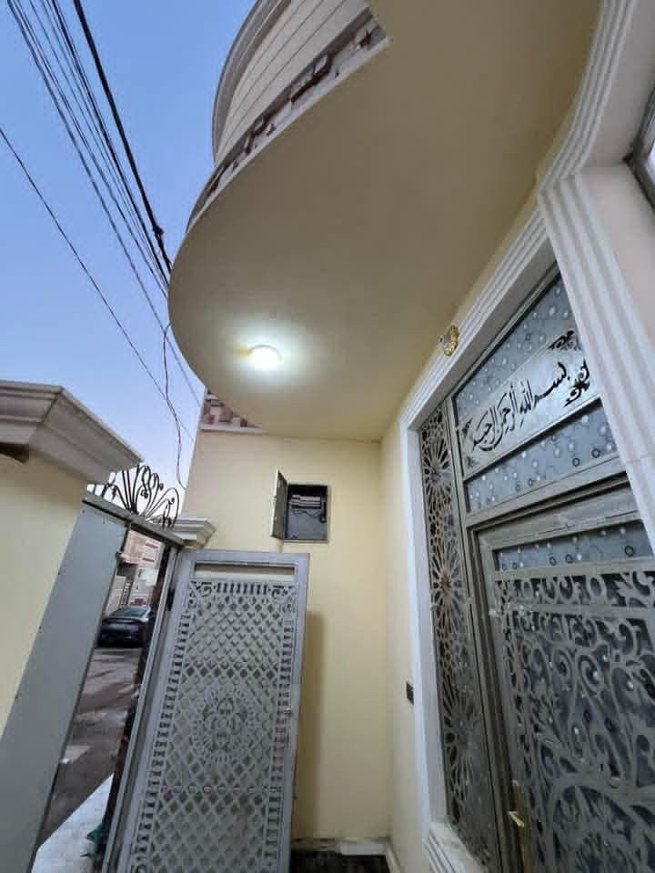 سلام عليكم متاح
بيت 75م طابق ونص
بناء بلوك 
مجمع سيد إسماعيل 
سعر 85مليون بي مجال 
للاستفسار اكثر
***********
***********
