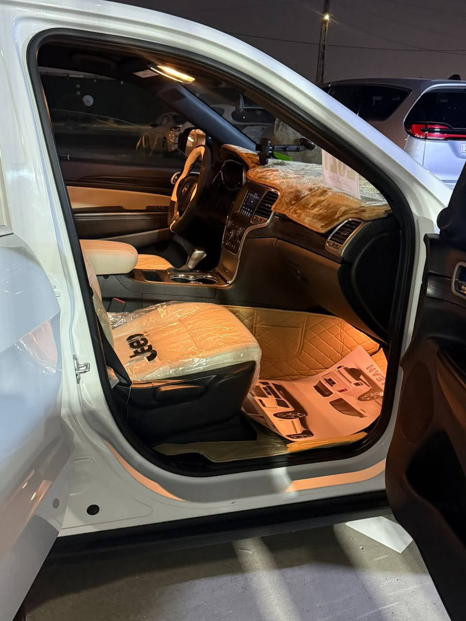 سلام عليكم سياره Jeep لاريدو 2021 امريكي🇺🇸سياره كفاله عامه للاستفسار ***********
