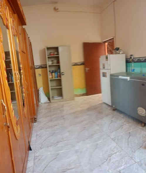 دار للبيع تجاوز على الشارع الرئيس الحولي كاطون الرازي 
150 مترا.  السعر 27وبي مجال 
استقبال +صاله كبيرة+غرفه نوم +غرفه نوم قاط ثاني+حمام داخلي 

📞 ***********
