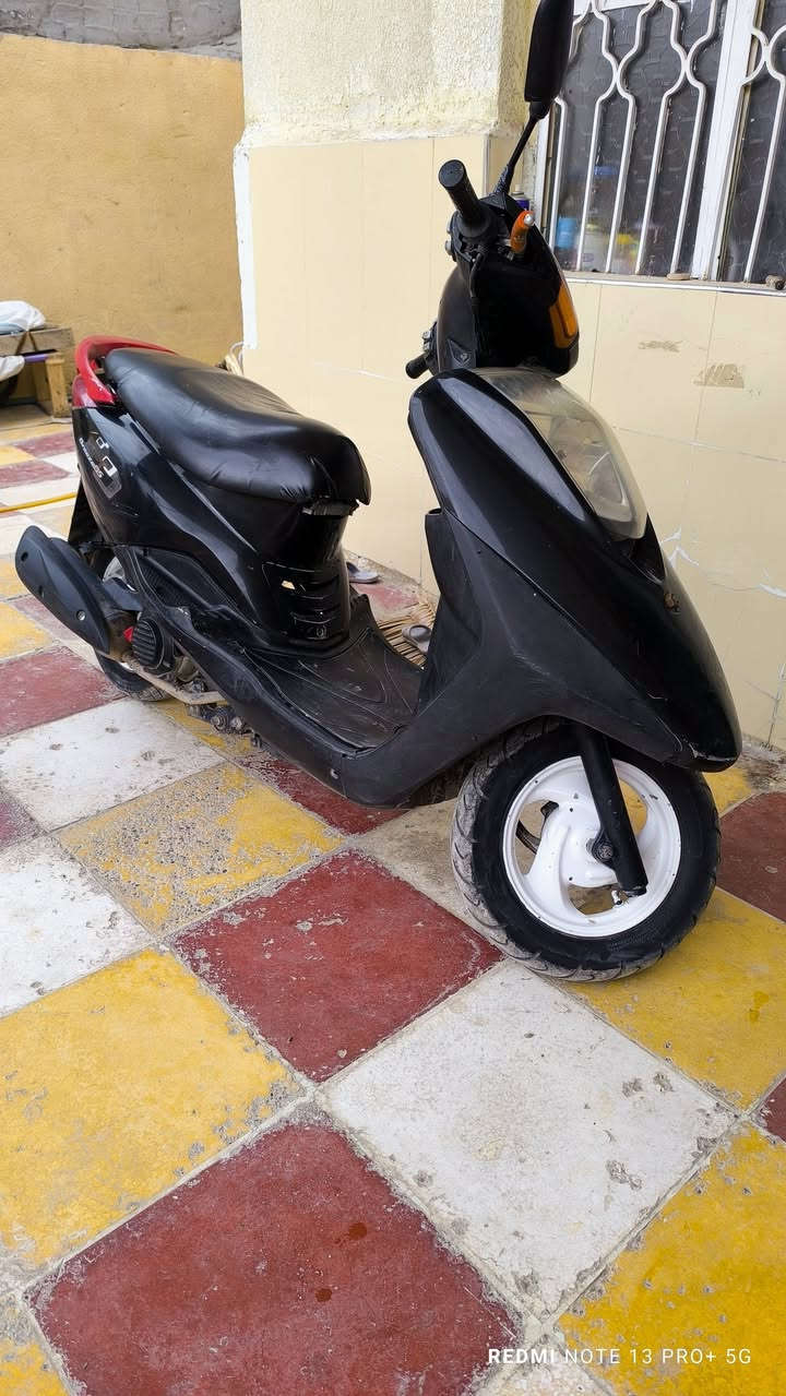 دراجه بريز نضافه 80 /100 دراجه خير من الله  شلعه مكفوله من المحركه جيب فيتر وتعال افحص دراجه ناعمه  ماخذه ع ايدي مناحيت دهن كل 15 ابدله   ما متعوبه ابد  ابيع  سعره 650 وبيه مجال حك جيه. او مراوس حسب القناعه هذا رقمي ***********.و متواجد ع. فيس
