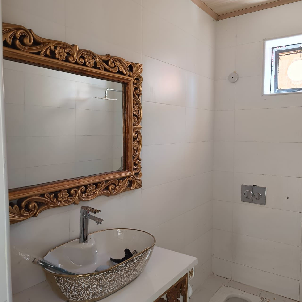 دار للبيع - مجمع السلام السكني (النجف )

306متر. 

مواصفات الدار خاصة :
• 6غرف نوم (3غرف بنظام سويتات )
• صالتين  + استقبال
• مطبخ 
• 5 مجاميع صحية
• حديقة أمامية وحديقة خلفية
• ساحة + سطحين 
.كراج سياره 

(بناء دار طابوك مع دكنك صب )
الدار جاهز للسكن  مطلوب للشركة 120 مليون 

ملاحظة : بدون كفيل 

مجمع السلام سكني راحة وهدوء 

موقع المكتب: الكوفة /حي كنده/ شارع كندة مول /قرب مركز صحي كنده/ مجاور مدرسة موسى ابن جعفر/***********
