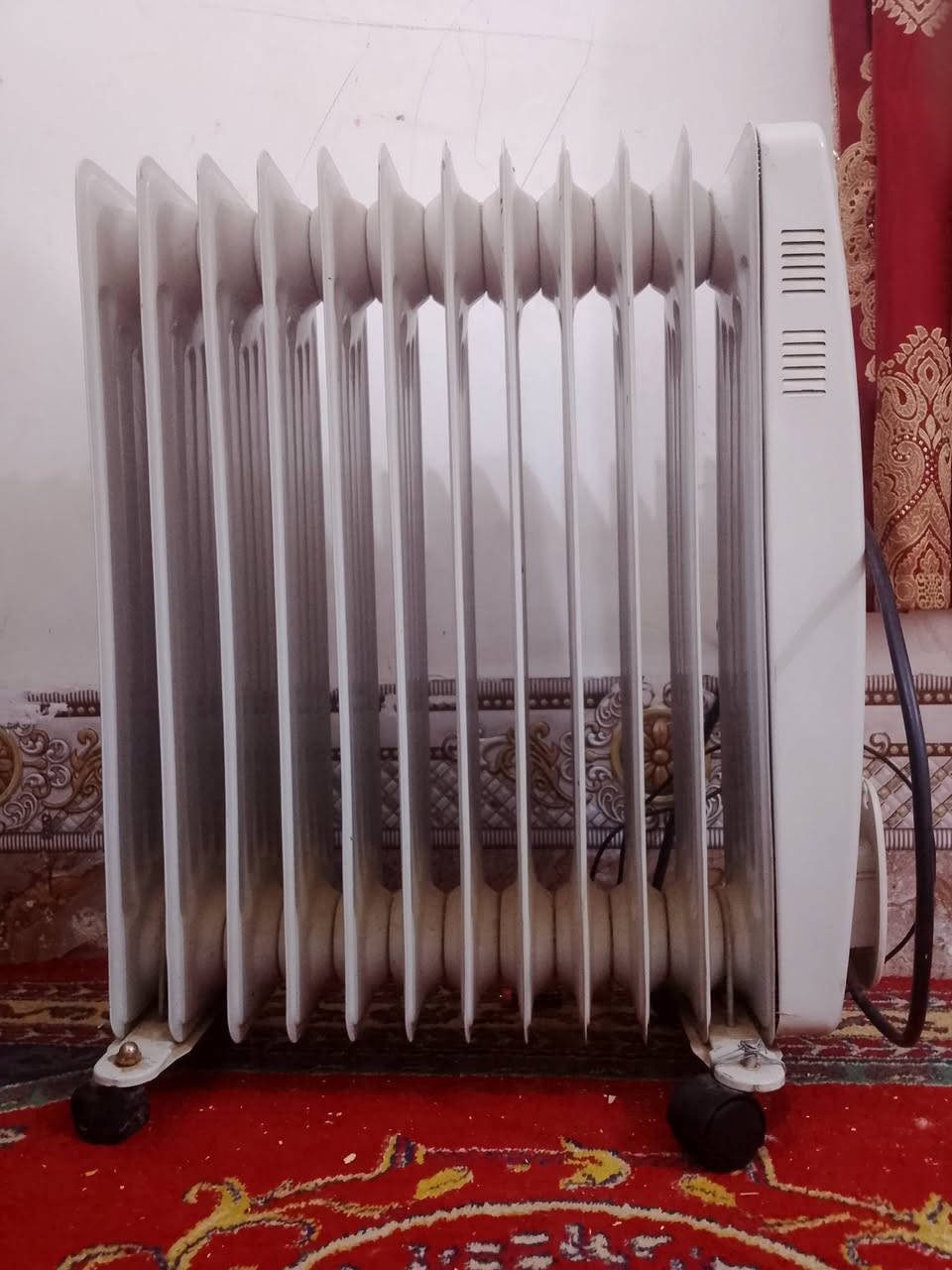 سلام عليكم
صوبه او مدفئه زيتيه للبيع 

مثل ماواضح بالصوره 

11 ريشه مابيها اي خلل او اي عطل كامله كهربائيات

السعر 60 وببها مجال للطيبين

العنوان : المشخاب سوق شعلان 

للاتصال ***********
