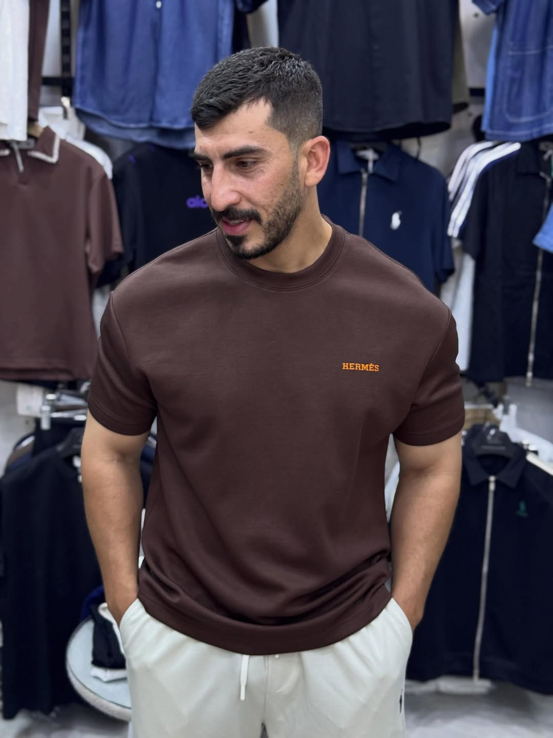 اسحب لليسار 4 لون 
خامه قطن سفنجي (غسل ولبس) 
M l xl xxl xxxl


**إذا كنت صاحب هذا الإعلان وتريد حذفه لأي سبب، رجاءا أرسل رسالة إلى الدعم الفني**